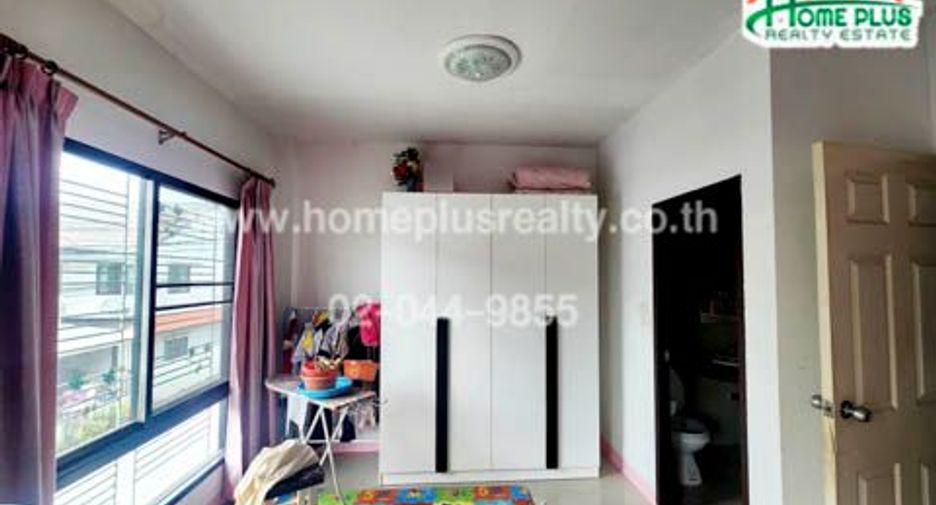 For rent and for sale 3 bed townhouse in Phanat Nikhom, Chonburi