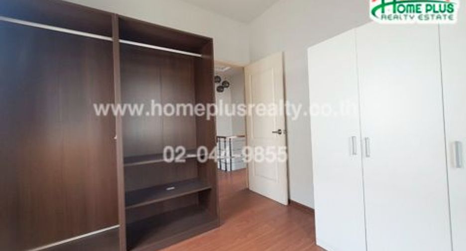 For sale 3 bedrooms townhouse in Mueang Samut Prakan, Samut Prakan