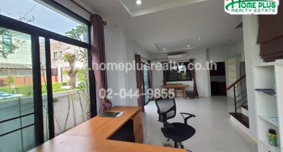 For sale 3 bedrooms townhouse in Mueang Samut Prakan, Samut Prakan