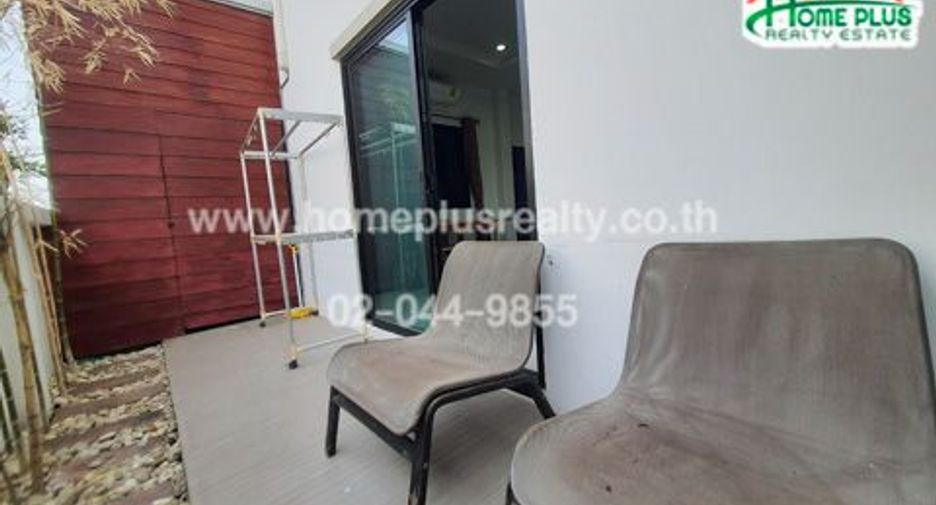 For sale 3 bedrooms townhouse in Mueang Samut Prakan, Samut Prakan