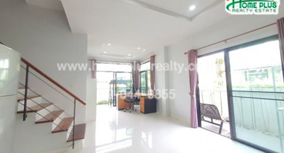 For sale 3 bedrooms townhouse in Mueang Samut Prakan, Samut Prakan