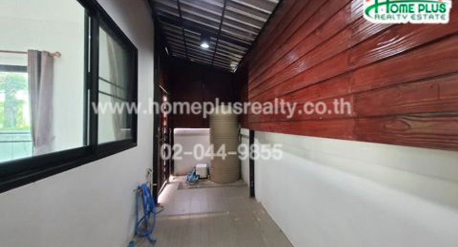 For sale 3 bedrooms townhouse in Mueang Samut Prakan, Samut Prakan