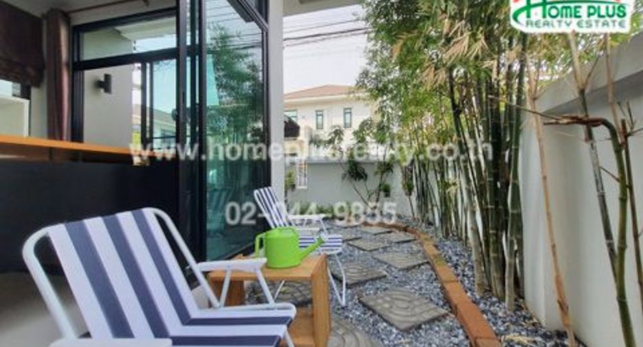 For sale 3 bedrooms townhouse in Mueang Samut Prakan, Samut Prakan