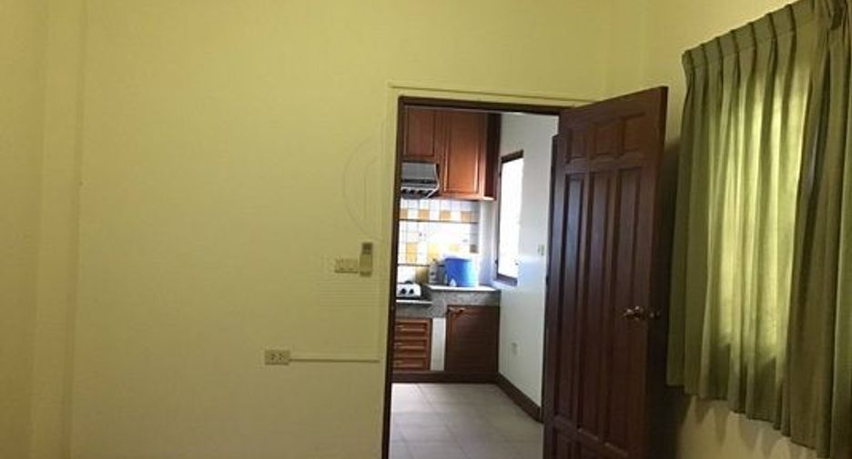 For rent 5 bedrooms house in Prawet, Bangkok