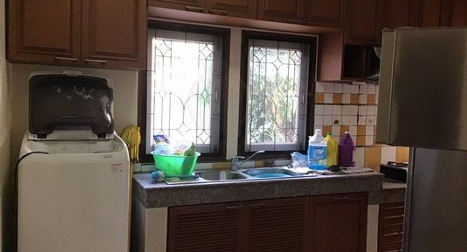 For rent 5 bedrooms house in Prawet, Bangkok
