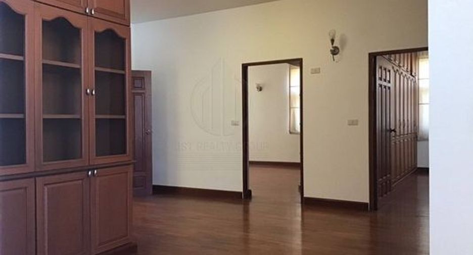 For rent 5 bedrooms house in Prawet, Bangkok