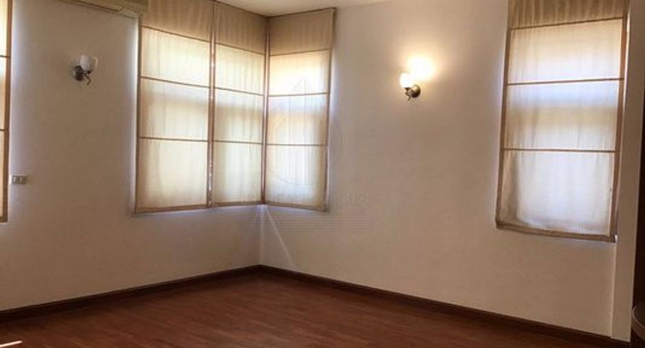 For rent 5 bedrooms house in Prawet, Bangkok