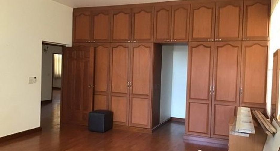 For rent 5 bedrooms house in Prawet, Bangkok