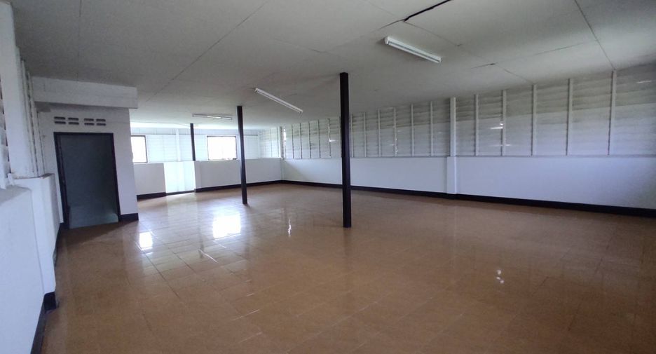 For sale 4 bed retail Space in Mueang Lampang, Lampang
