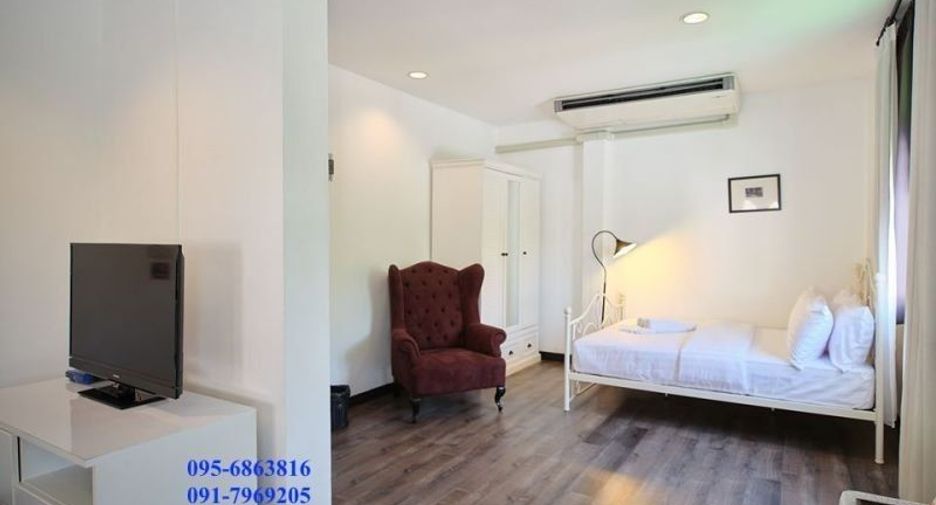 For rent 11 bed retail Space in Mueang Chiang Mai, Chiang Mai