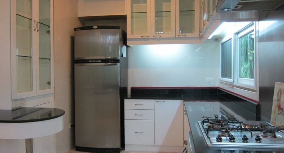 For rent 4 bedrooms house in Mueang Samut Prakan, Samut Prakan