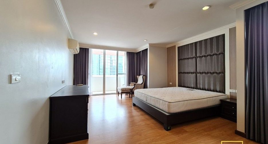For rent 3 bedrooms condo in Khlong Toei, Bangkok