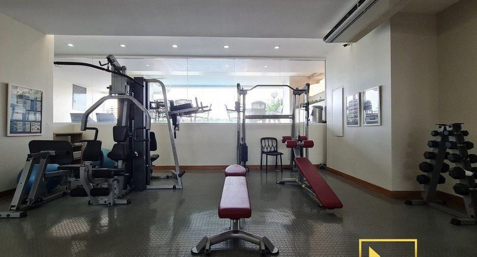 For rent 3 bedrooms condo in Khlong Toei, Bangkok