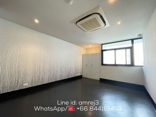 Condo en alquiler de 4 habitaciones en Watthana, Bangkok