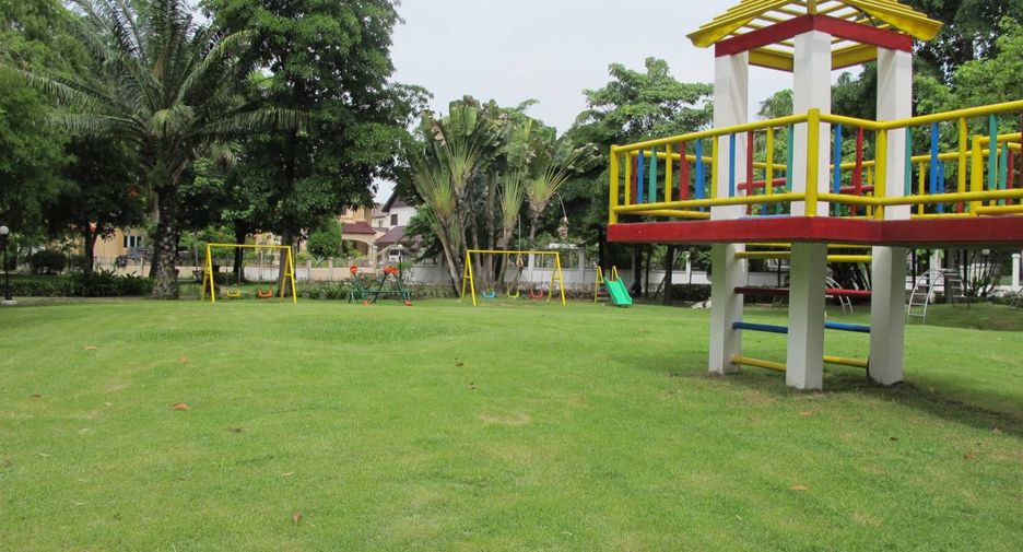 For sale 4 bedrooms house in Mueang Samut Prakan, Samut Prakan