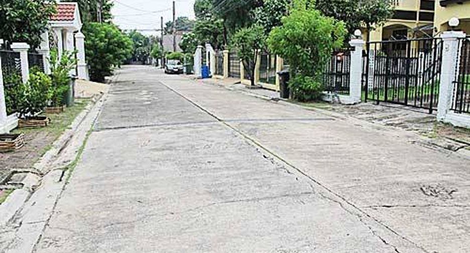 For sale 4 bedrooms house in Mueang Samut Prakan, Samut Prakan