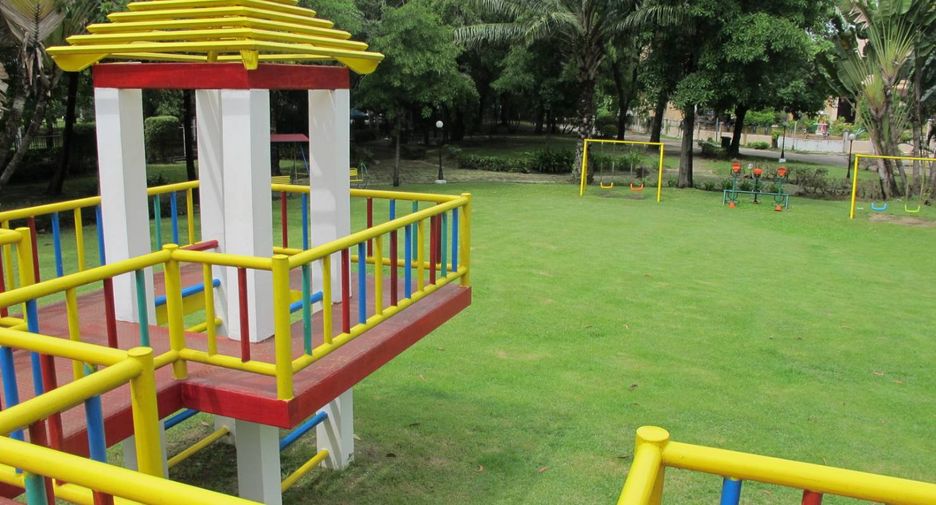 For sale 4 bedrooms house in Mueang Samut Prakan, Samut Prakan
