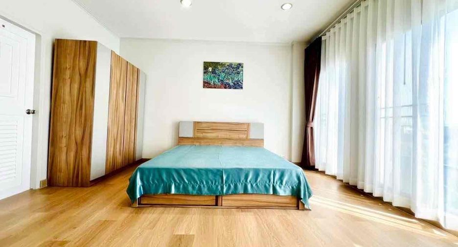 For rent 3 bedrooms townhouse in Prawet, Bangkok