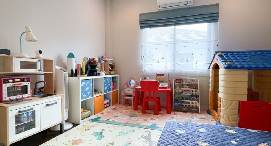À vendre 4 chambres maison à Bang Kapi, Bangkok