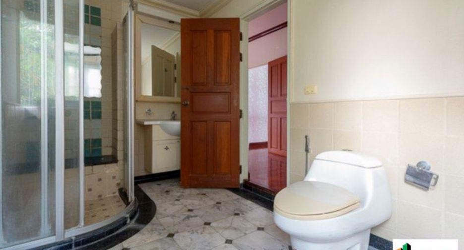 For sale 3 bedrooms house in Phra Nakhon, Bangkok