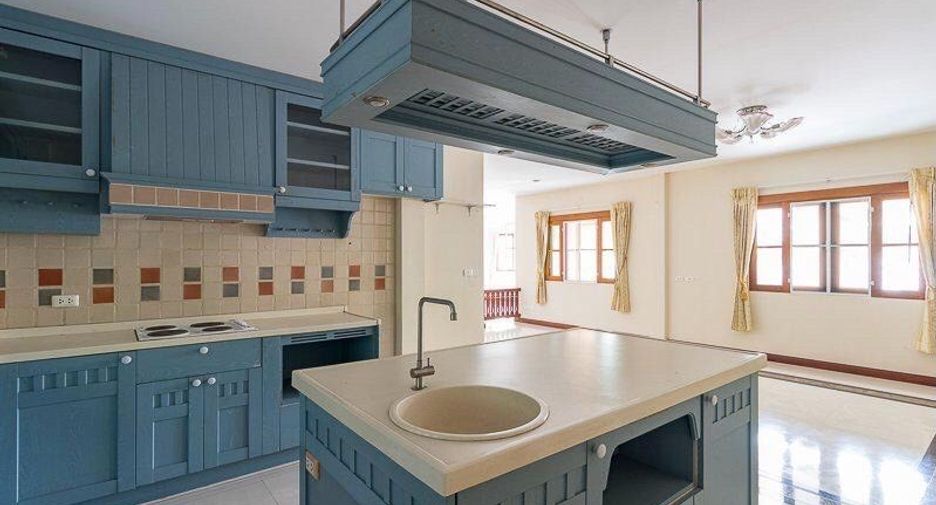 For sale 3 bedrooms house in Phra Nakhon, Bangkok