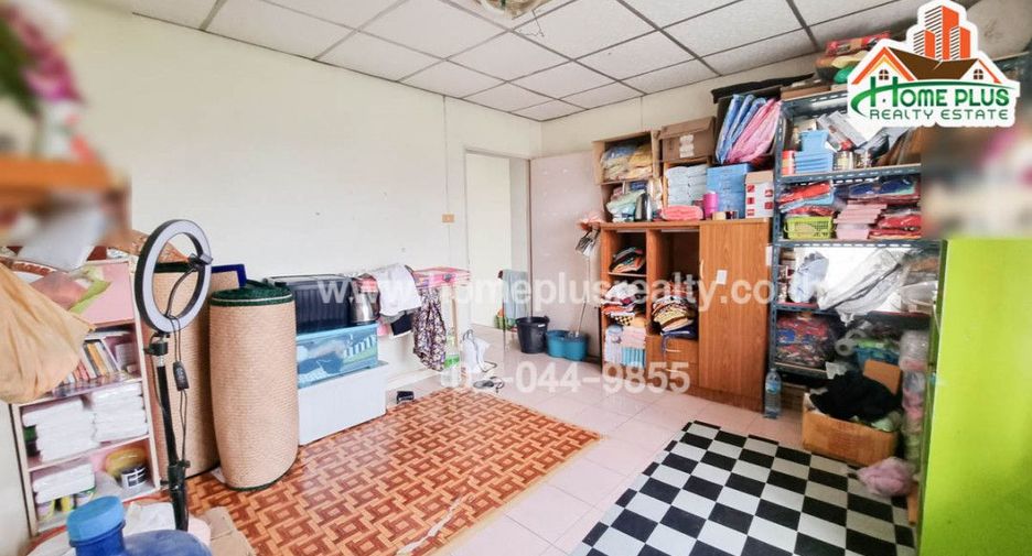 For sale 2 bedrooms townhouse in Khlong Luang, Pathum Thani