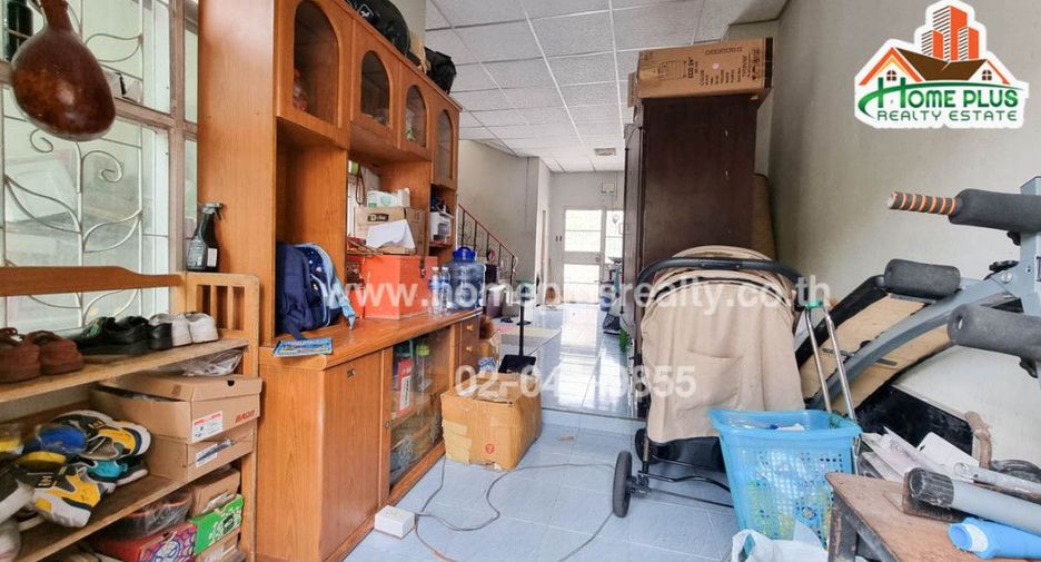 For sale 2 bedrooms townhouse in Khlong Luang, Pathum Thani
