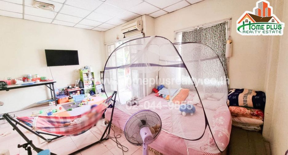 For sale 2 bedrooms townhouse in Khlong Luang, Pathum Thani