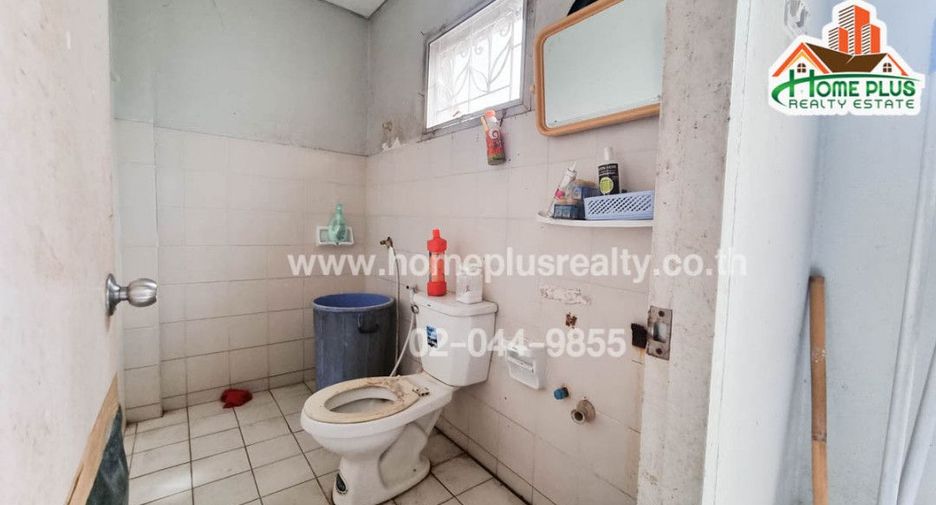For sale 2 bedrooms townhouse in Khlong Luang, Pathum Thani
