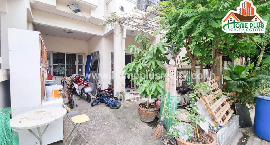 For sale 2 bedrooms townhouse in Khlong Luang, Pathum Thani