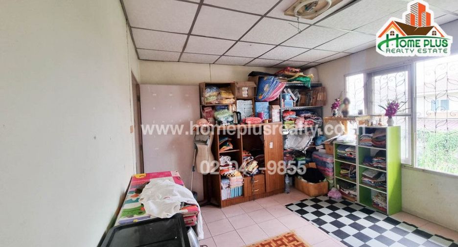 For sale 2 bedrooms townhouse in Khlong Luang, Pathum Thani