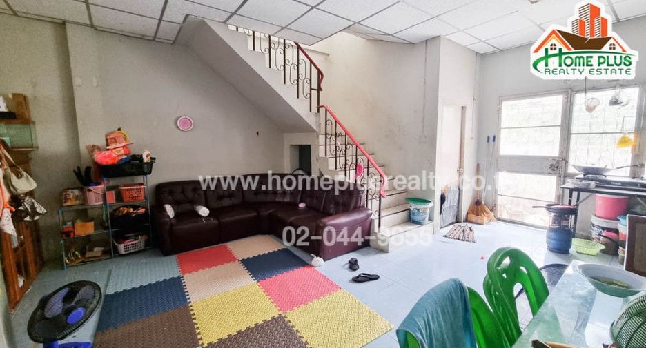 For sale 2 bedrooms townhouse in Khlong Luang, Pathum Thani