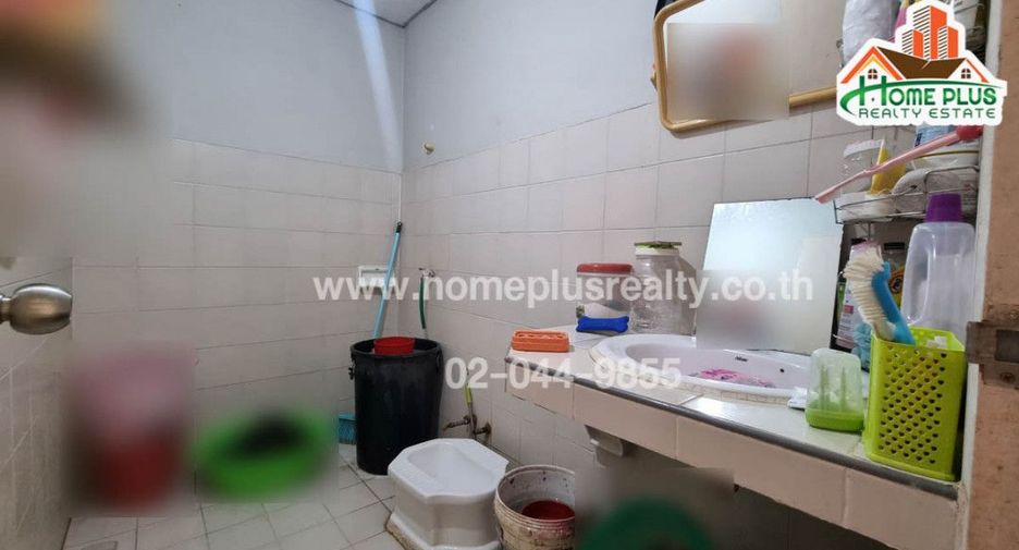 For sale 2 bedrooms townhouse in Khlong Luang, Pathum Thani
