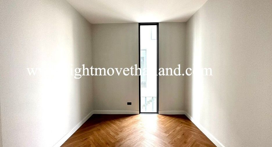 For sale 3 bedrooms townhouse in Wang Thonglang, Bangkok