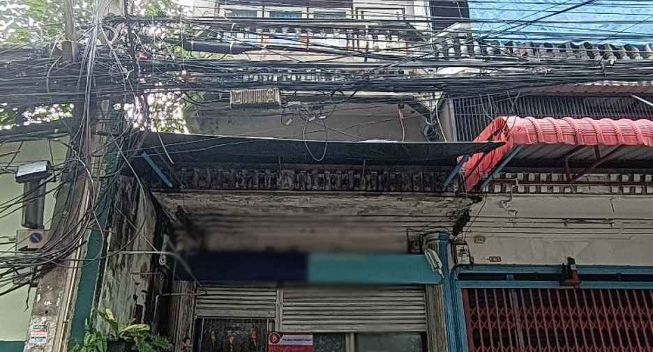 For sale 2 bed retail Space in Din Daeng, Bangkok
