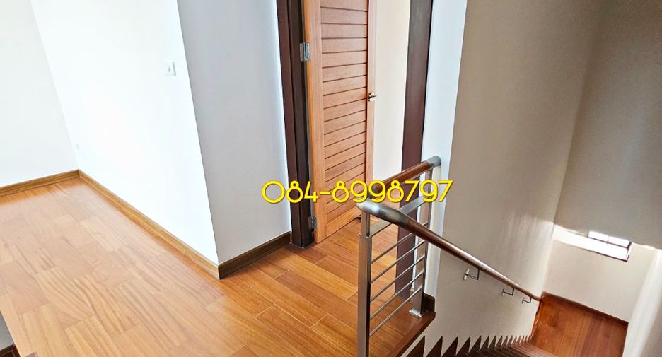 For sale 5 Beds townhouse in Phasi Charoen, Bangkok