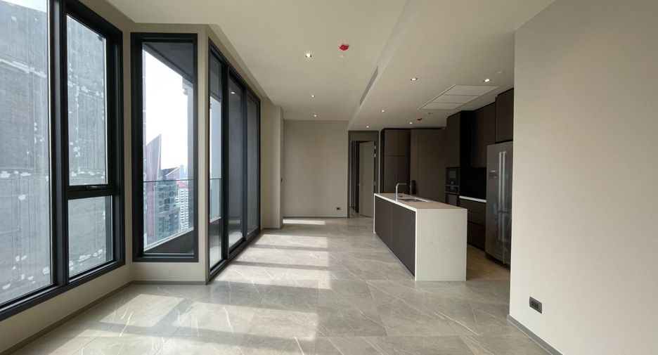 For sale 3 bedrooms condo in Khlong Toei, Bangkok