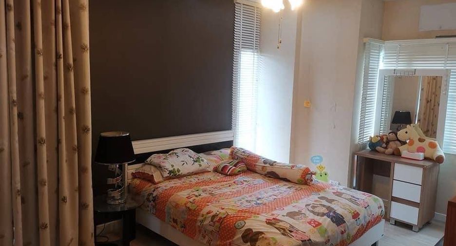For sale 4 bedrooms house in Khan Na Yao, Bangkok