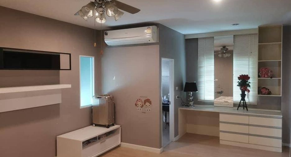 For sale 4 bedrooms house in Khan Na Yao, Bangkok