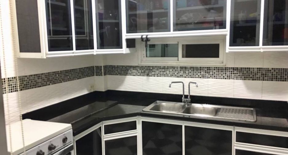 For sale 4 bedrooms house in Khan Na Yao, Bangkok