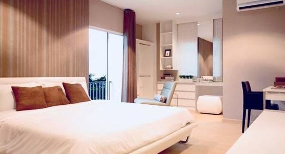 For sale 4 bedrooms house in Khan Na Yao, Bangkok