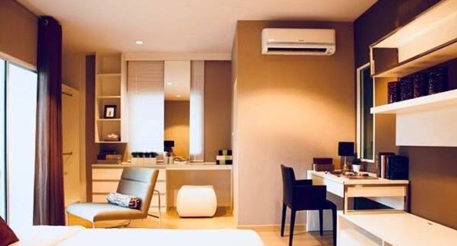 For sale 4 bedrooms house in Khan Na Yao, Bangkok