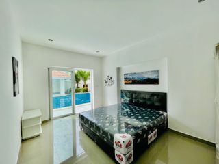 For sale 12 bed villa in Pratumnak, Pattaya