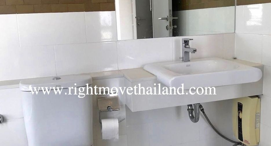 For sale 2 bedrooms condo in Phra Khanong, Bangkok