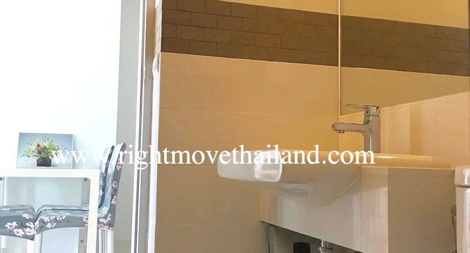 For sale 2 bedrooms condo in Phra Khanong, Bangkok