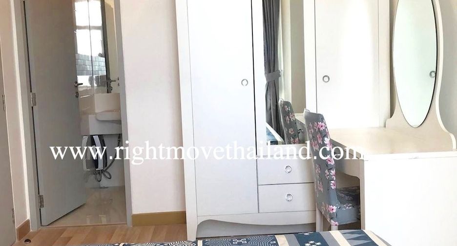 For sale 2 bedrooms condo in Phra Khanong, Bangkok