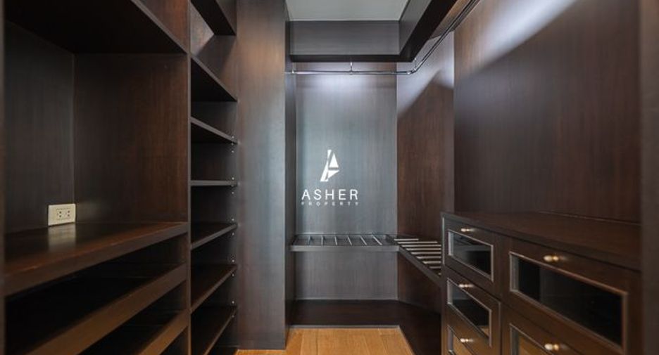 Condo en alquiler de 4 habitaciones en Pathum Wan, Bangkok