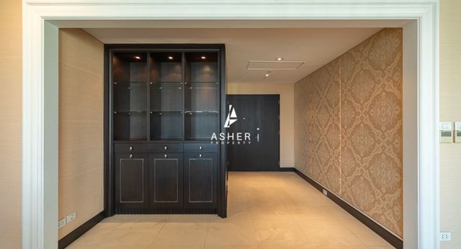 Condo en alquiler de 4 habitaciones en Pathum Wan, Bangkok