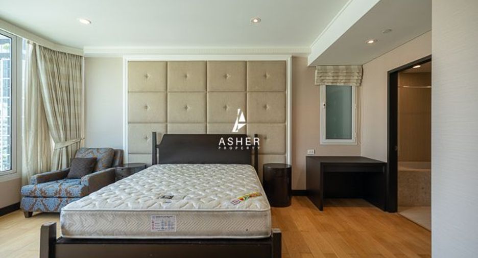 Condo en alquiler de 4 habitaciones en Pathum Wan, Bangkok