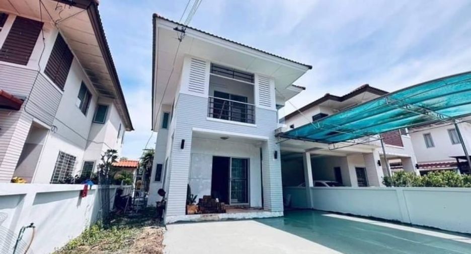 For sale 4 bedrooms house in Si Racha, Chonburi
